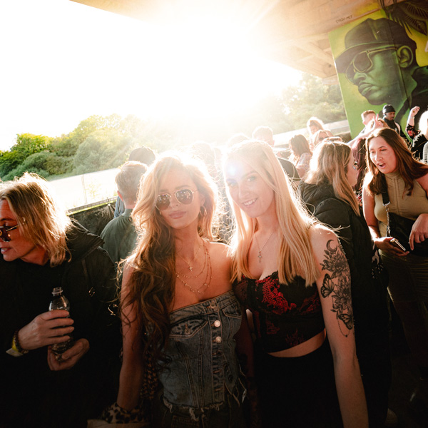 600-under-the-bridge-various-15